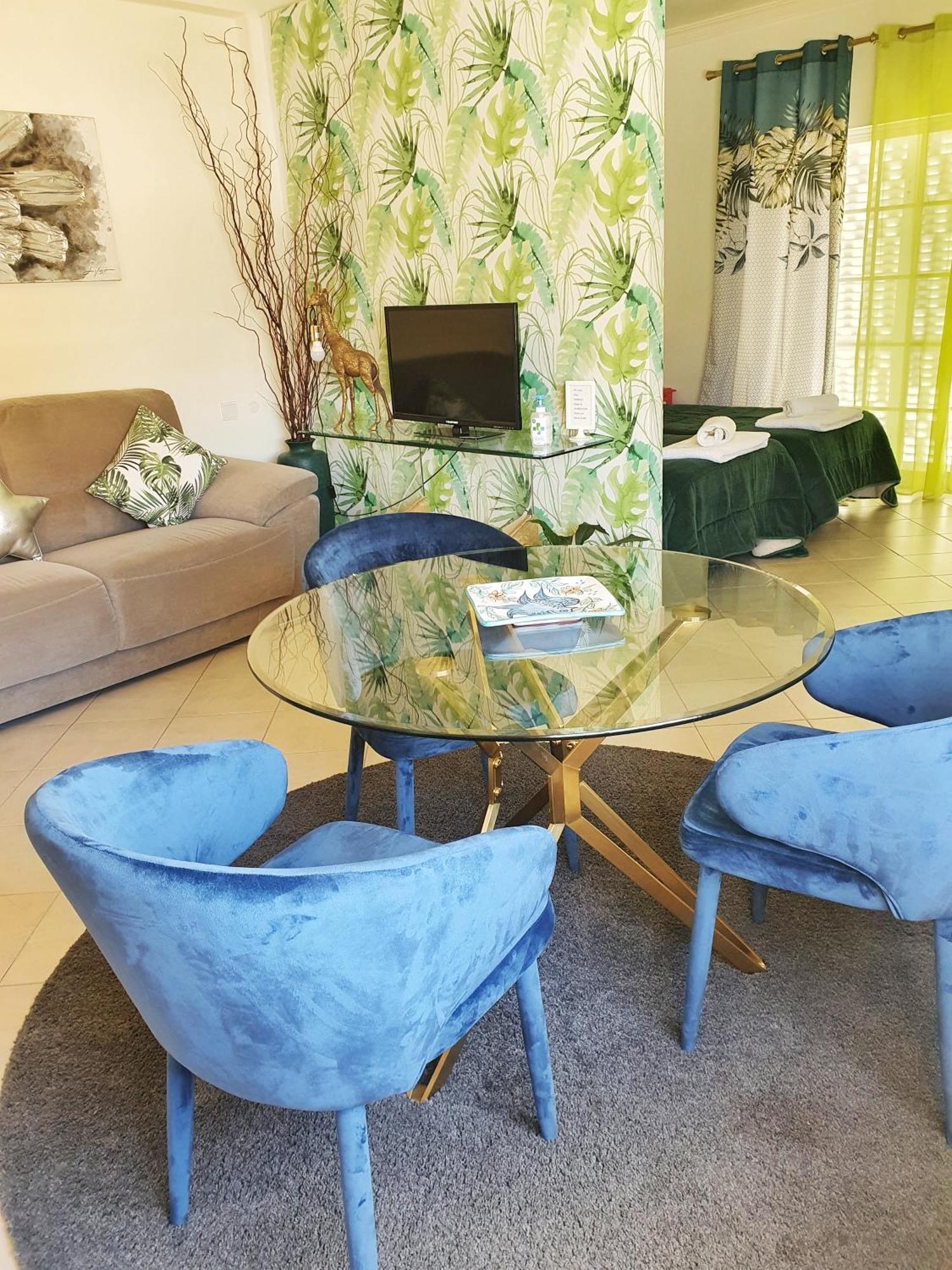 Vila Apartamentos Estrela Lagos Oda fotoğraf