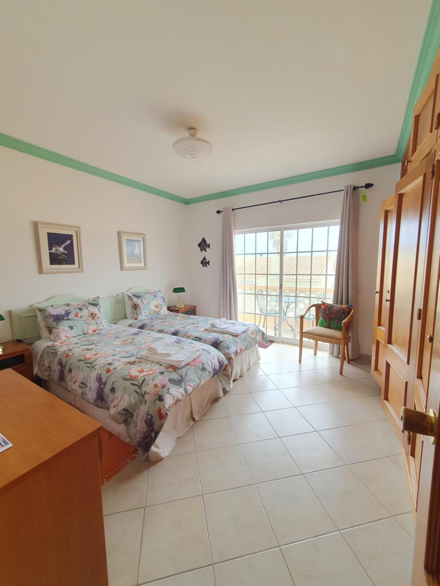 Vila Apartamentos Estrela Lagos Oda fotoğraf